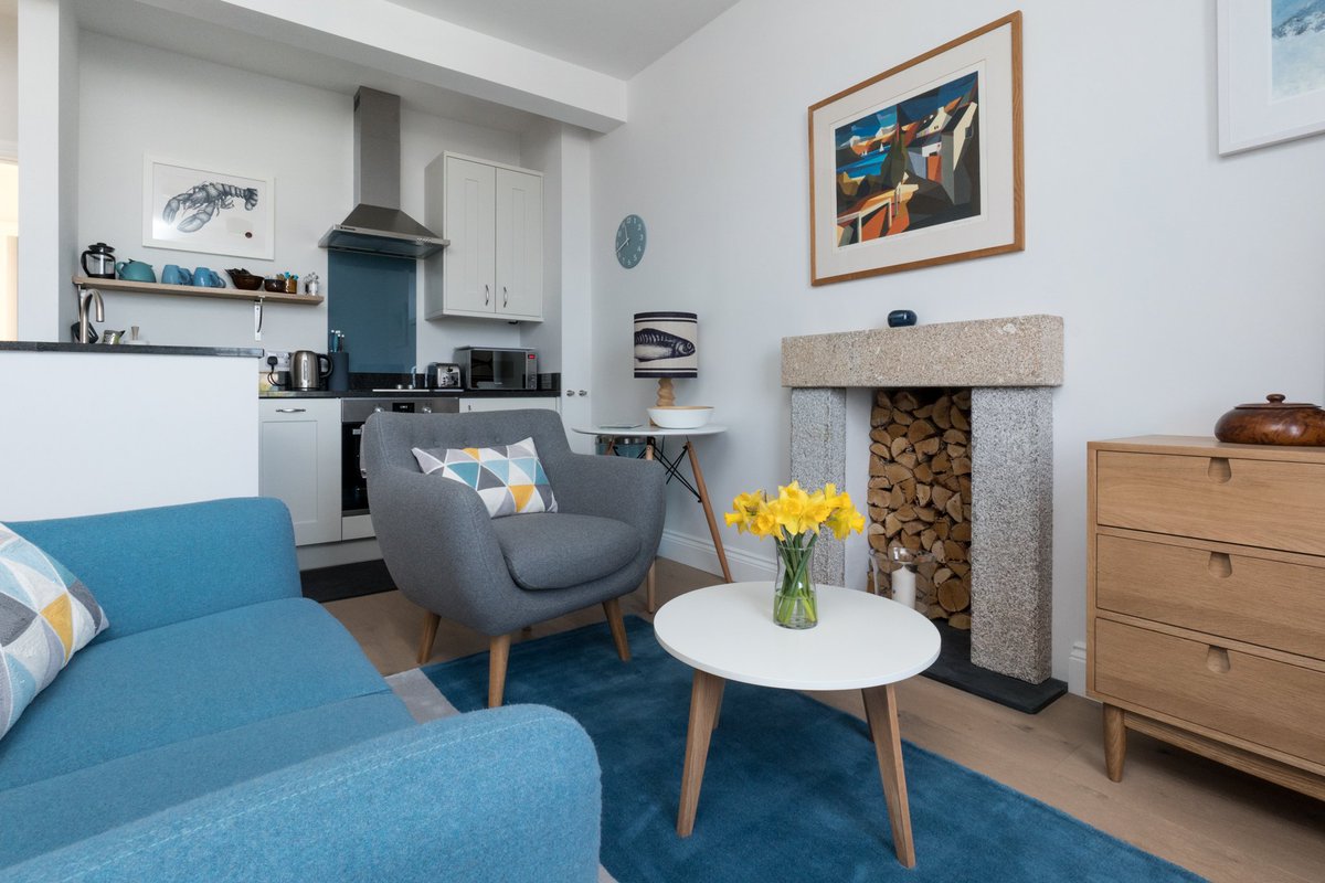 samuelwinnltd's tweet photo. Open plan living. We recently converted a five-bedroom period property into three stylish apartments in St Ives, Cornwall. As principal contractor from start to finish we are very proud of the high-specification finish of this project. Quality craftsmanship is paramount to us. https://t.co/JIkipcWNk3