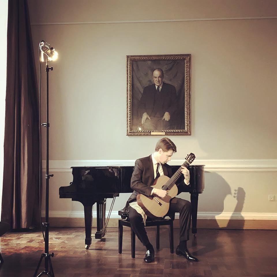 Michael_Poll_'s tweet photo. Thank you @raymondyiu for these beautiful photos of my guitar recital in London last night 🙏 #7StringBach #ClassicalMusic #recital #Bach #London #concert #music #guitar https://t.co/aiaaah03hK
