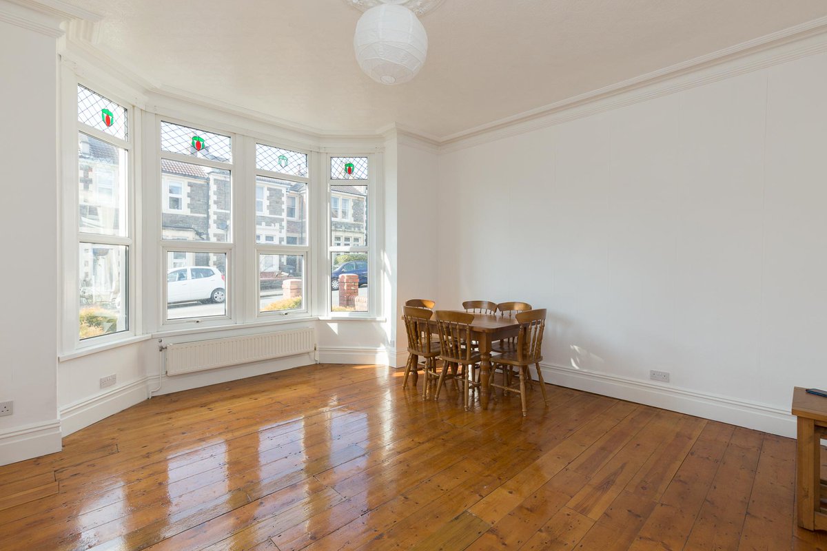 KHBishopston's tweet image. Biggest 1 bed in Horfield! Church Road, With private garden at the back! Please call the office to enquire on 0117 909 4400
#1bed #gardenflat #bristol #property