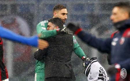 Bonaventurinho's tweet photo. #ForzaGigio https://t.co/U7DzSmr0rE
