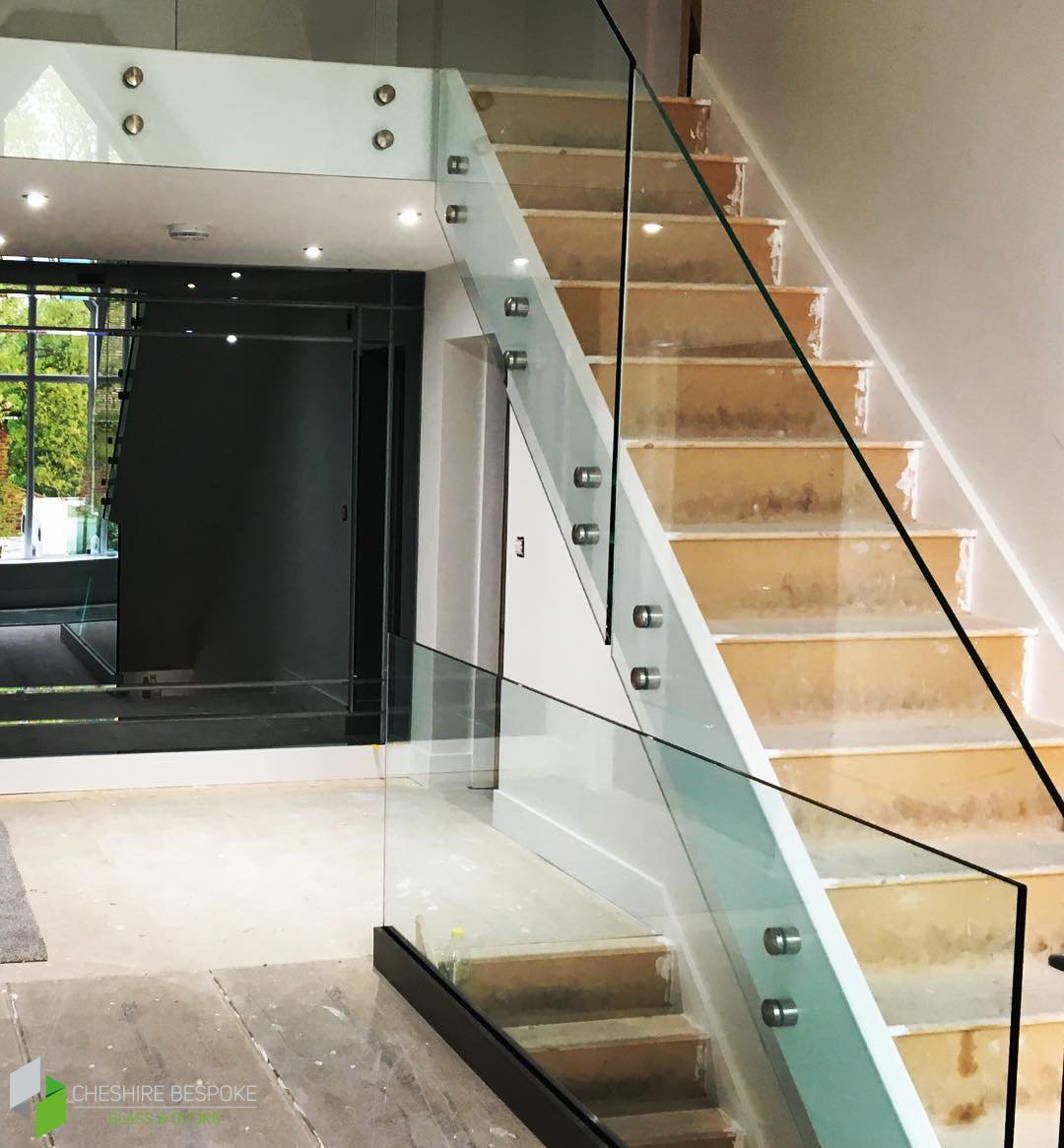 CheshireGlassCo's tweet photo. Frameless Glass Balustrades & Bespoke Grey Wall Mirror Installed
#Cheshire #Manchester #Glass #Mirror #stairways #stairs #bespoke #greyglass #wallmirror #interiordesign #interior #Interiors #interiordesignideas #home #homedecor #LuxuryHomes https://t.co/Udn38eVT1L