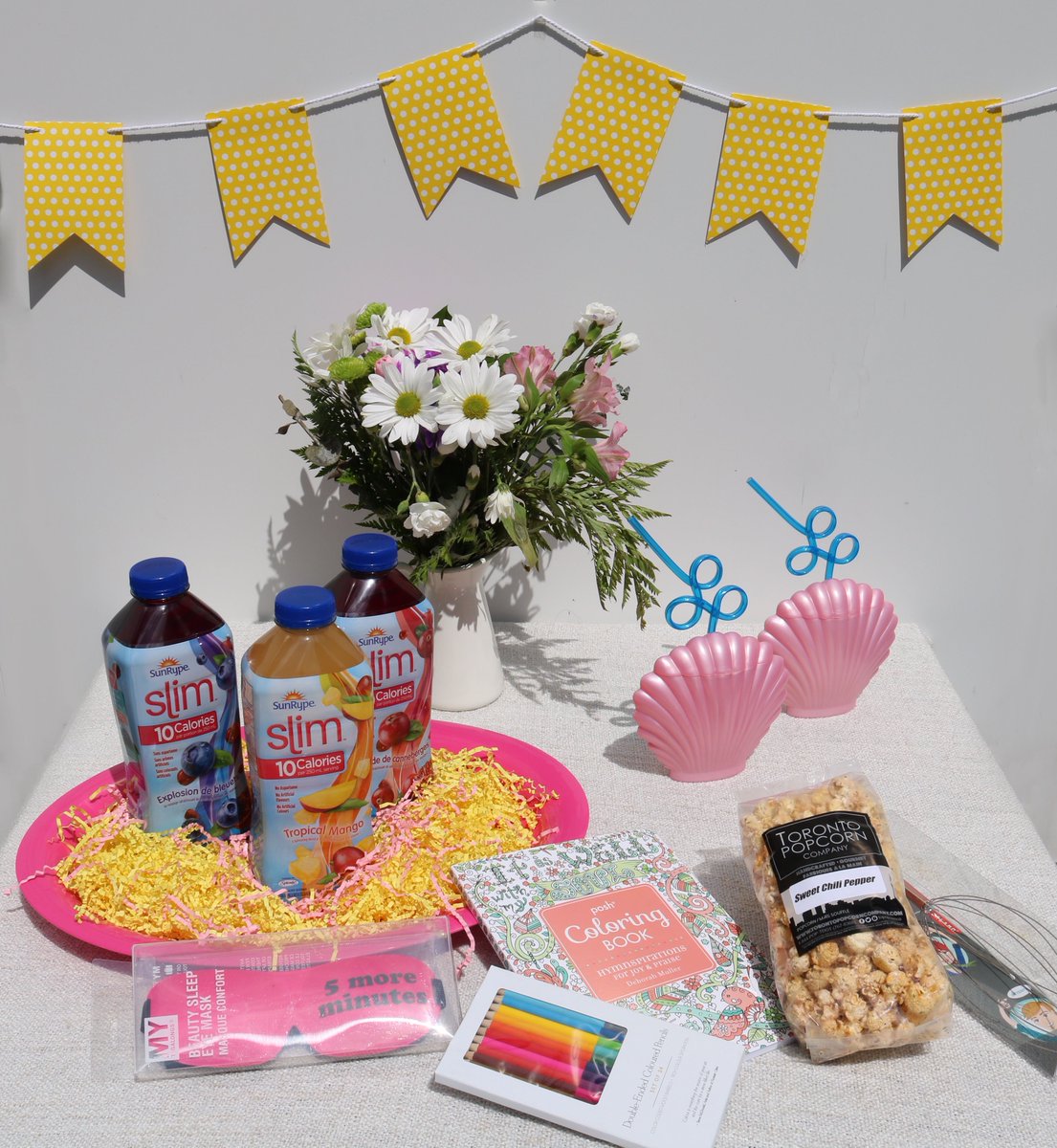 CrowdSocialCA's tweet photo. This Month we are giving away 3 @Sunrype Take 10 #CrowdCrew Boxes! All 3 boxes include 3 SunRype Slim beverages and some relaxing items. For a chance to WIN tell us how you take 10 with emojis in the comments &amp; follow us. Box reveal: https://t.co/J6ov6ODx0P #SunRypeTake10 #Ad https://t.co/MZ3unoEJsB