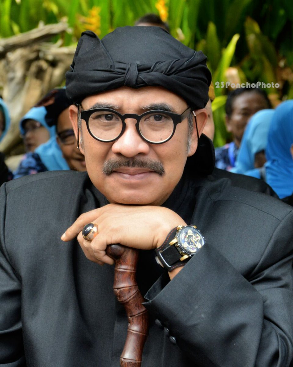 nabilharoen's tweet photo. Selamat jalan Ki Enthus Susmono, semoga Allah memberi tempat terbaik, menerima segala amalnya dan mengampuni segala dosanya #RIPKiEnthus https://t.co/quEWHdSULe