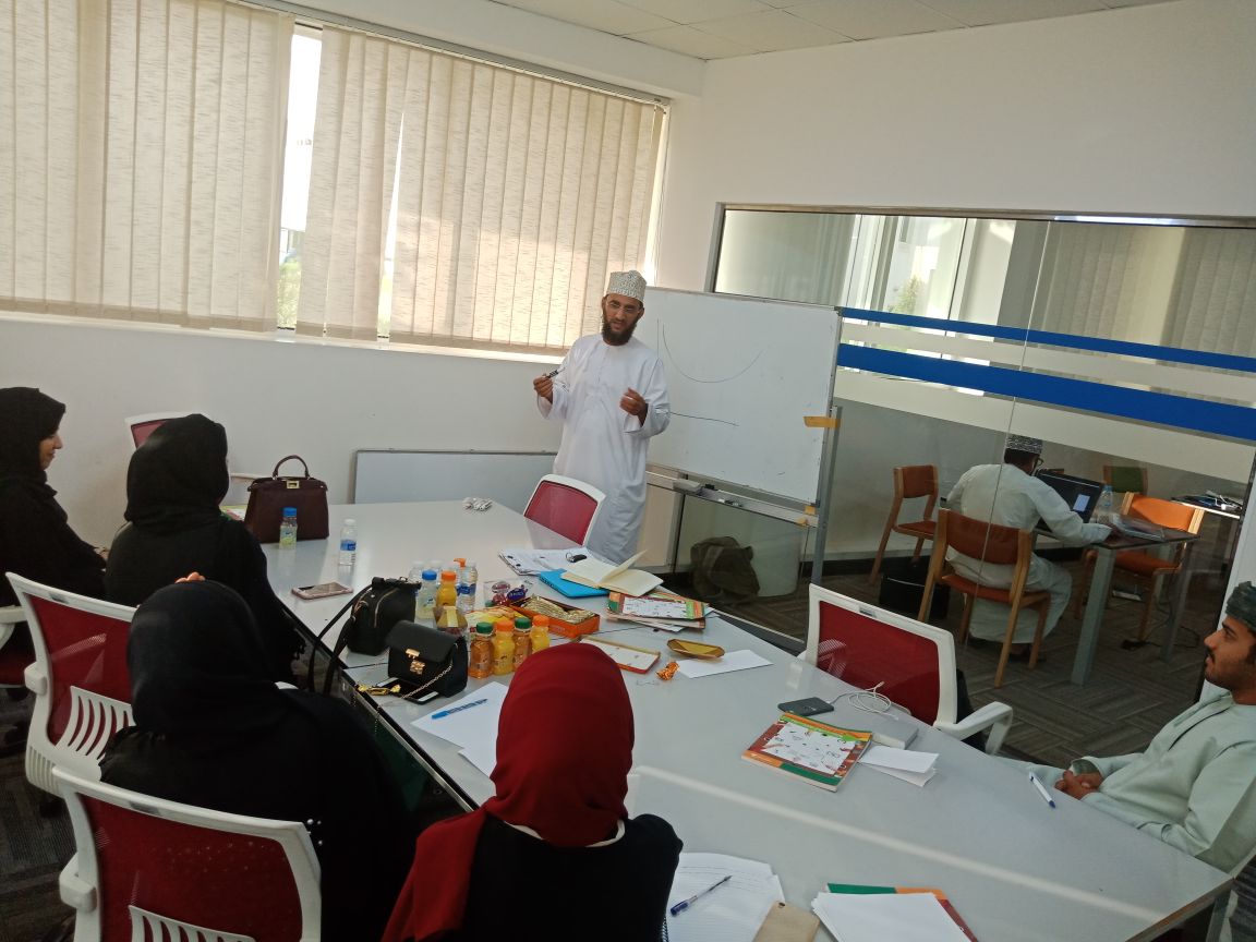 SmartSocket1's tweet image. أنتَ تكون حيثُ تكون أفكارك، وأنتَ المسؤول عن ما تُفكر فيه، وأعلَم أن ماتزرعهُ داخِل عقلك ستحصُده في جسدك وحياتك، فقَط فكّر بـ إيجابية” 💌
#اجتماع مناقشه تصنيع المنتج 
#انجاز_عمان #handinhandoman #برنامج_الشركة