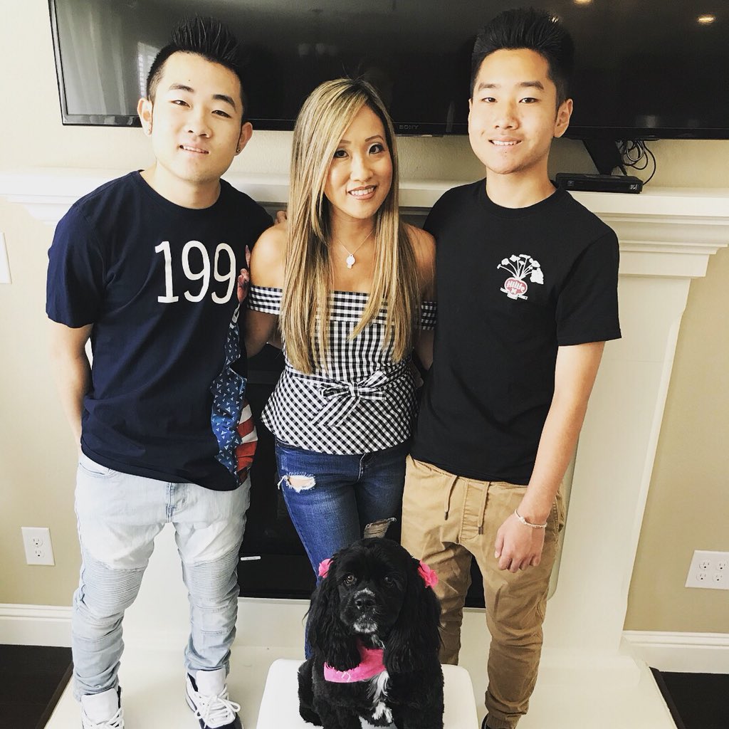 CyndeeOhara's tweet photo. Being a mom to them is my greatest blessing in life! #love #aloha #ohana #familyovereverything ❤️❤️❤️ https://t.co/x46PbWAMKz