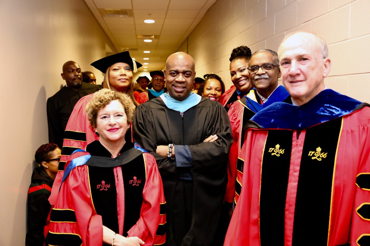 Rutgers_Newark's tweet photo. #RUNgraduation ! @RutgersU Pres. Robert Barchi, #RutgersNewark Chancellor Nancy Cantor, @IAMQUEENLATIFAH , RU-N Provost Jerome Williams and RU-N Exec. Vice Chancellor Sherri-Ann Butterfield head to the stage. https://t.co/lYaYhSH8fv