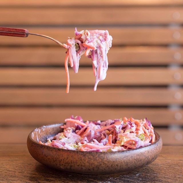 Chicken_Society's tweet photo. Pink perfection! Erase your sins of the weekend and start the week as a saint 😇 Pair your spit roast chicken with any of our delicious and healthy sides! How's that for Monday motivation? https://t.co/62F25C8OZa https://t.co/XkP4L0WgXq