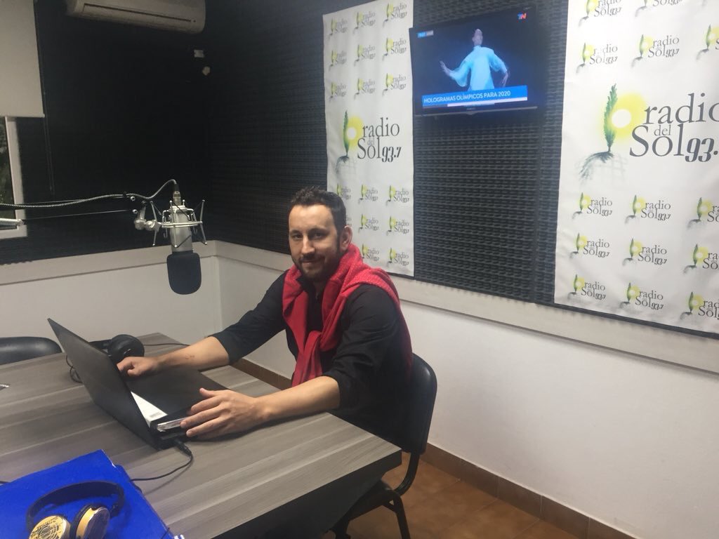maxigarre's tweet photo. 🎙A partir de las 11 hs. voy a estar charlando con @Nancy_A_Gon de actualidad en la mesa de FM del Sol 93.7     

#FMDelSol 📻 https://t.co/l9mVKHmUgq