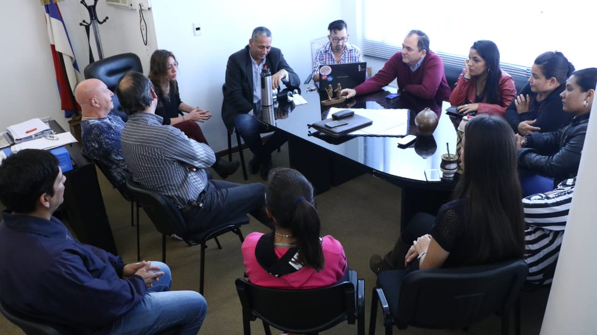MinistDDHHMnes's tweet photo. Avances hacia soluciones a problemática de tierras vecinos #Ch190 esta mañana nos reunimos con titulares registrales, vecinos, funcionarios del Ejecutivos y Legislativos https://t.co/PZtSdt2OyH