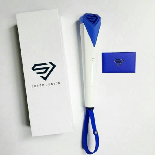 Hello guys, may I ask you for a little help? Please Help me. I need 500rts in 8 days. I really want this lighstick as a gift💙Please. Thanks💙💕
@MerchxGiveaways