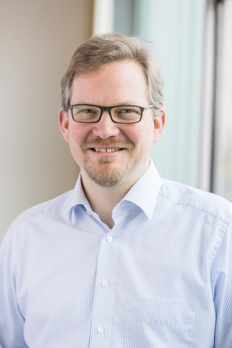 NiedersachsenME's tweet photo. „Im Unternehmen @connox gibt es keinen Chef“, schrieb die @HAZ im letzten Jahr über #Connox. Keine Abteilungen, keine Abteilungsleiter: Funktioniert das auch im Mittelstand? Gründer @Thilo_Haas berichtet im Forum 02: Neue Arbeitswelt über #Holokratie. https://t.co/sPaG0I5KcE https://t.co/lD06qpHJlm