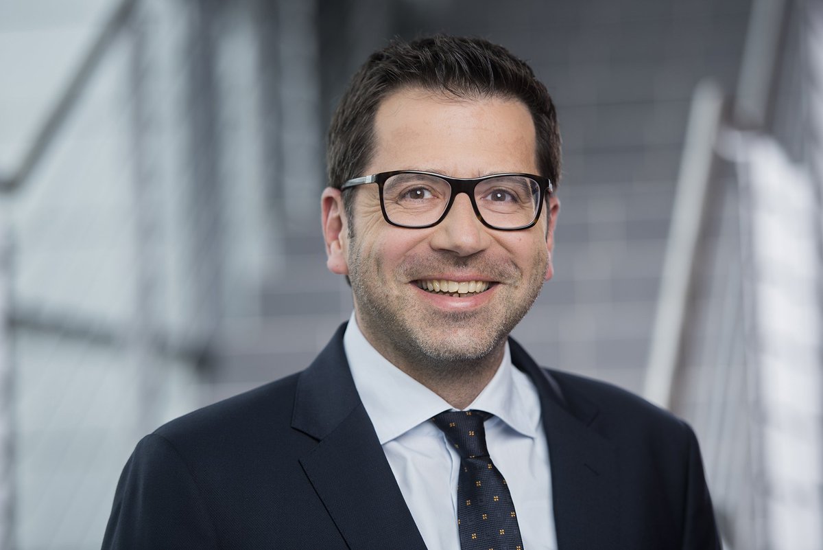 ŠKODA AUTO cambia de director de Comunicación de Producto. <a href="/skoda_es/">Škoda España News</a> <a href="/danibarro/">Daniel Barro</a> #chequia #coches #skoda
Si quieres conocerle newsmotor.info/2018/05/14/cam…