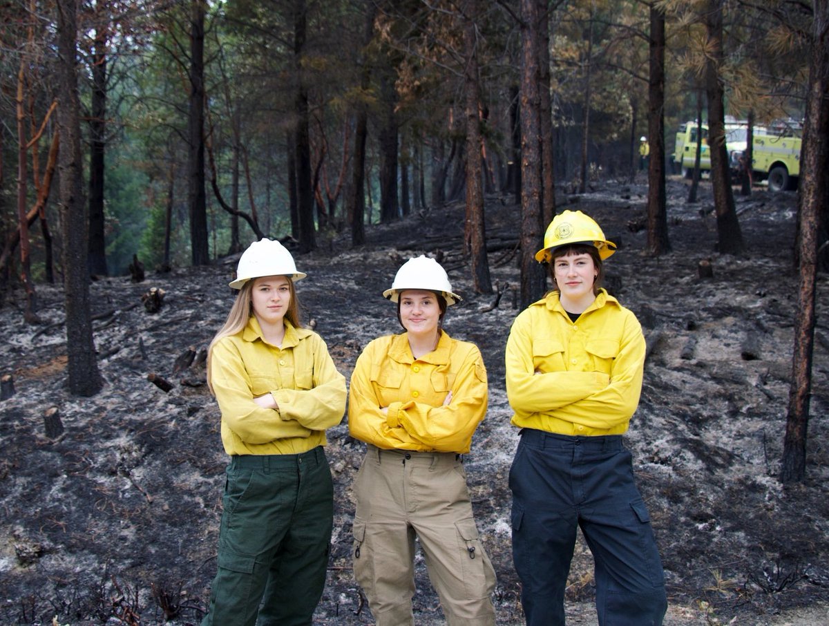 ORmagazine's tweet photo. The upcoming issue of OR Magazine will feature a solutions story on prescribed fires. On the scene with reporters @WhitneyMCalvin, @delaney_young00 and @WebsterSierraE. #lifeasajstudent #TheWholeStory @UOsojc @uoregon @UO_Catalyst https://t.co/fH5rHdLMmR