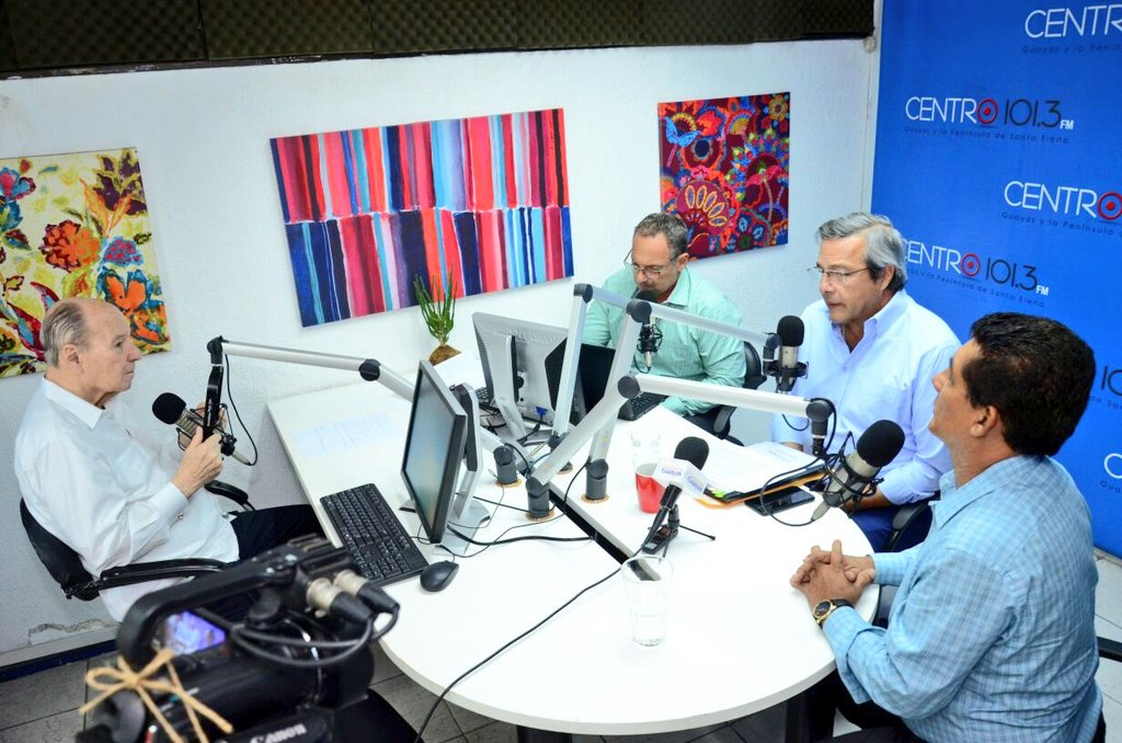 cendemocratico's tweet photo. Tenemos que aprender a diferenciar lo que es urgente de lo que es realmente importante, porque una cosa es el progreso y otra muy distinta es el bienestar, expresó @jimmyjairala al tratar sobre propuestas como la construcción de un nuevo aeropuerto en una ciudad del futuro https://t.co/xD4XVIqUxX
