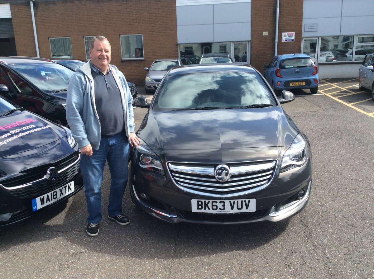 CountyVx's tweet photo. Some more of our customers leaving with the sunshining and their new cars over the weekend. Thank you for buying from us, County Vauxhall Barnstaple #ThumbsUp #TheSunIsStillShining #LoveSunnyHandovers https://t.co/UDAHMzHks6