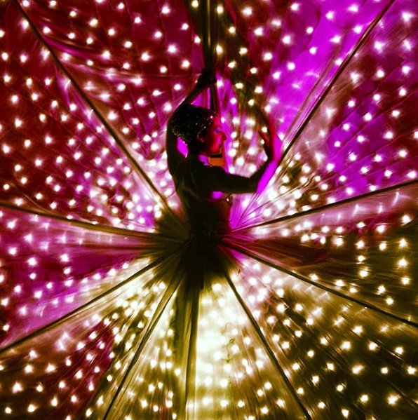 CoronaEvents's tweet photo. Le nostre #farfalle a #VillaArconati per la festa della #ConfraternitaDellaPentola
#coronaevents #milano #italia #italy #farfalleluminose #ledbutterflies #festa #party #music #musica #evento #event #spettacolo #trampoli #stilts #show #lights https://t.co/9t2DEYYpLk