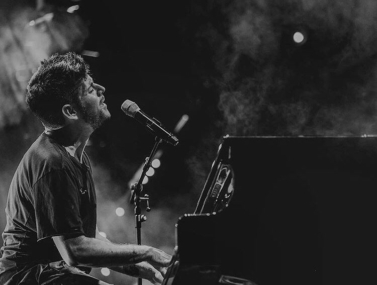 vic_lop_rub's tweet photo. Resaca emocional importante tras este fin de semana de vértigo. ¿Y ahora? 
Señor Don @PabloLopezMusic, no vendrá usted a #AlcazarDeJerez, o Algeciras de casualidad como la anterior gira?🙏🏻🙏🏻 

Pics 📷 : @niarosas  19/20- 8-2016 https://t.co/NPpgFe4tXH