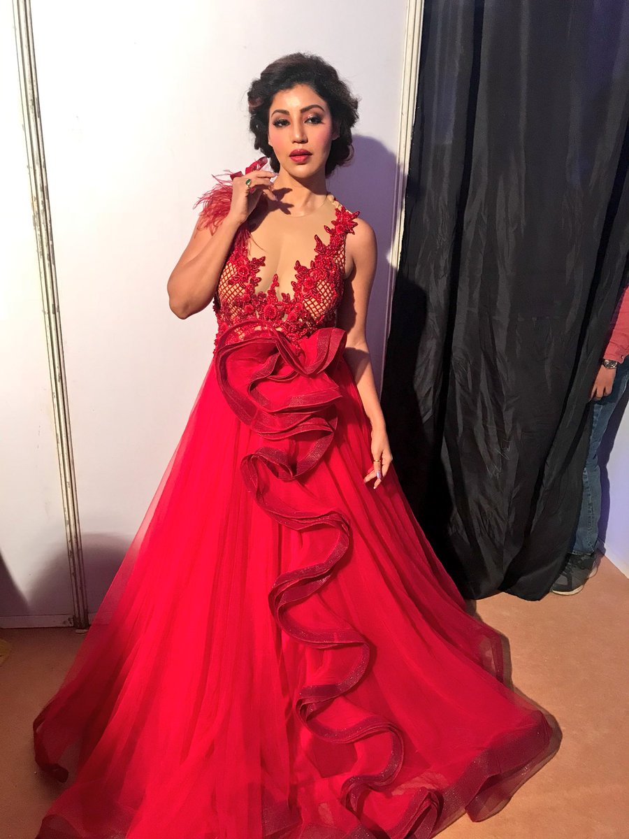 imdebina's tweet photo. About last night wearing the gorgeous @Archana_Kochhar https://t.co/S689J5GBPR