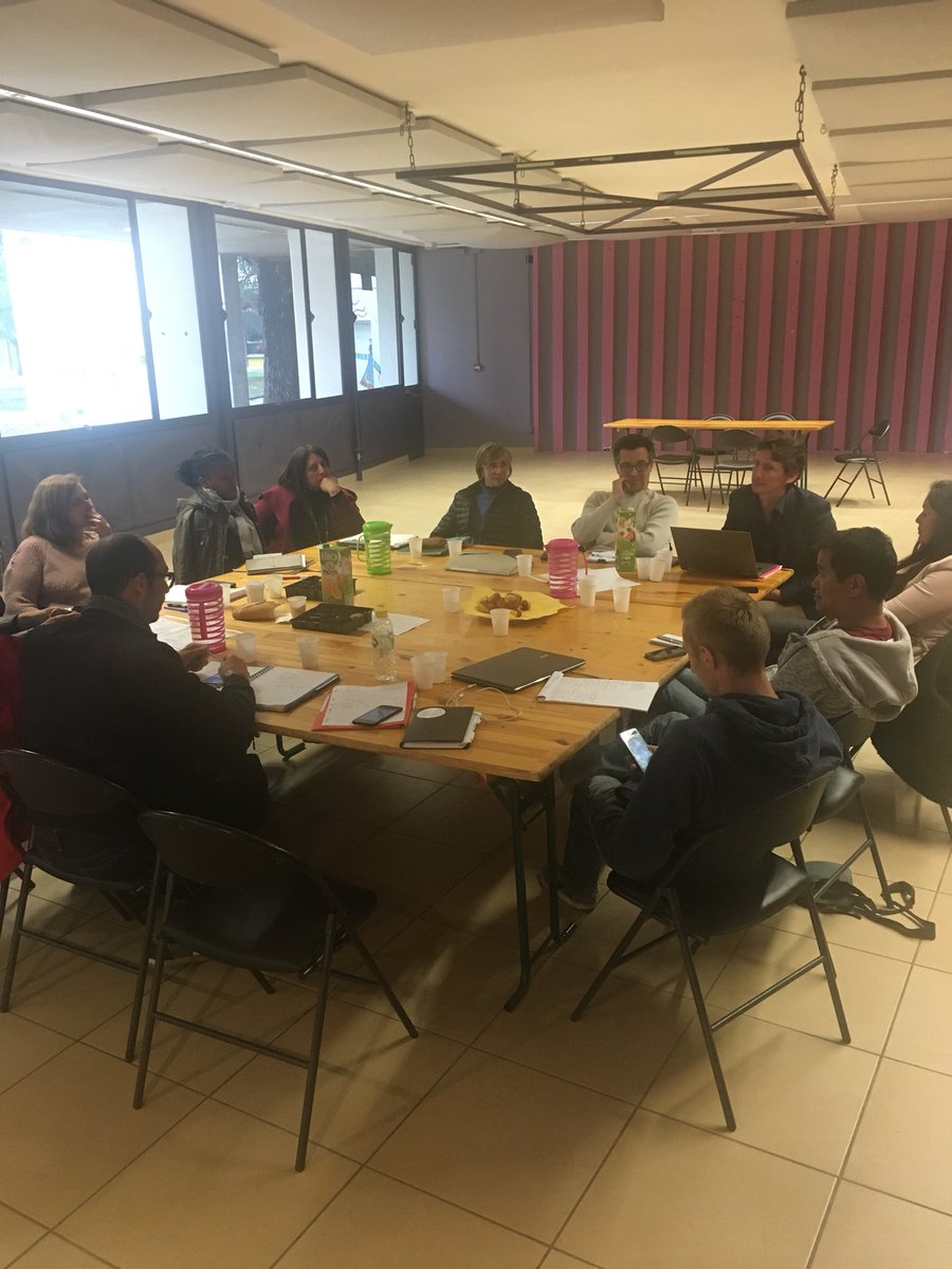 caroline0185's tweet photo. Réunion réseau enfance à l’Espace Pablo @LeoLagrange: une meilleure visibilité de nos actions, quelle place pour les parents en fonction de nos territoires, nos publics...
#chartequalite #placedesparents https://t.co/D0dbzHMlPJ