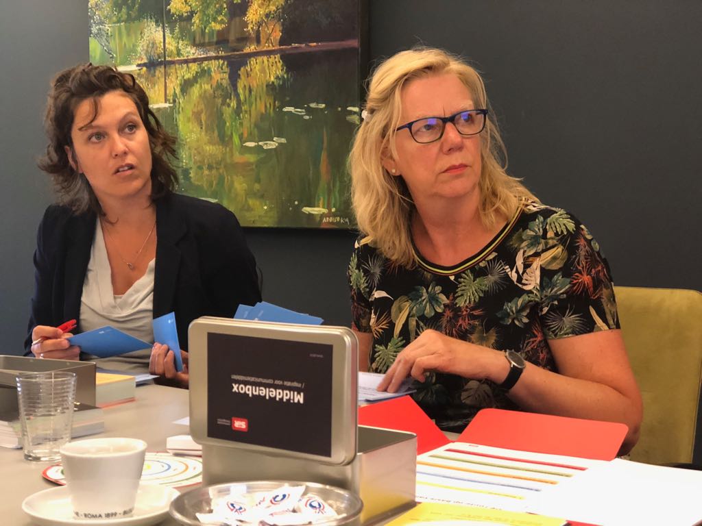 AmandaAltepping's tweet photo. Hoe bereik je nieuw publiek? @BarbaraBorg en ik geven vandaag een training 'Communicatiemiddelen' in Den Bosch. Ook geinteresseerd in een training? Ga naar: https://t.co/X6ZWWYvKQ7 #communicatie #relevant https://t.co/Tt20ADYLRm