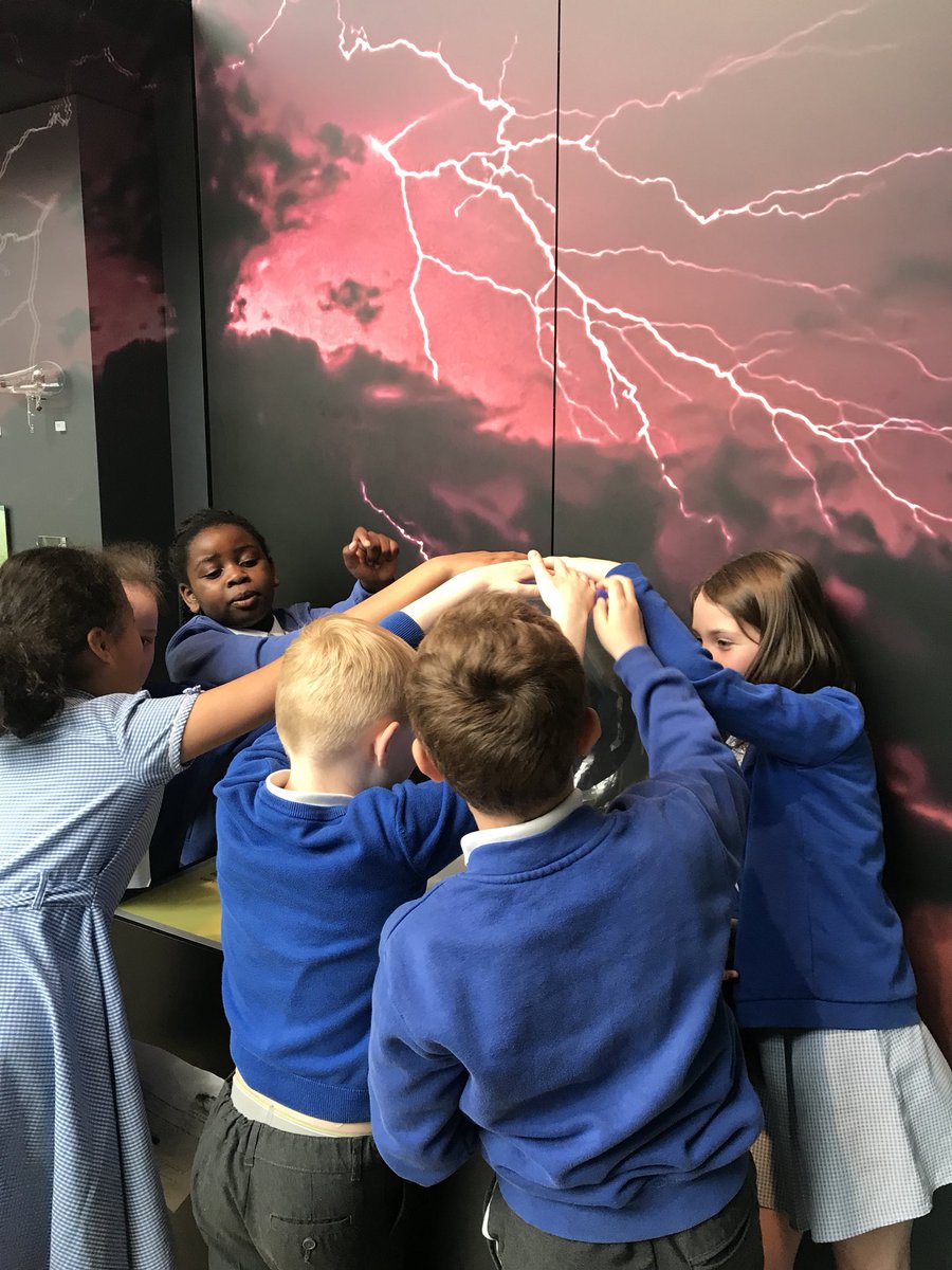 FCRCP5's tweet photo. P5 had a great day out at the National Museum of Scotland for our Inventors and Explorers topic 📺 https://t.co/kKMi7eIVTr
