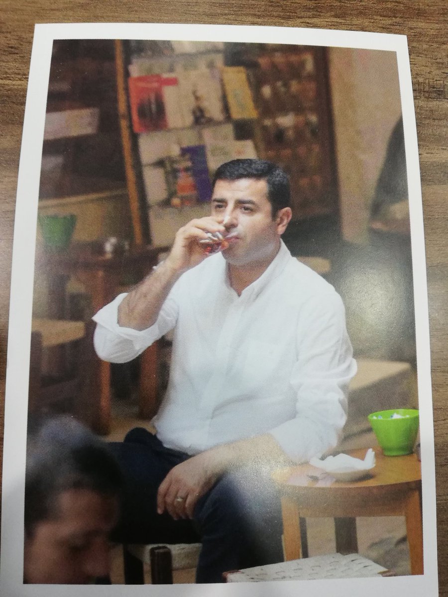 Demokrasi olmadan ekmek olmaz, aş olmaz,barış olmaz, huzur olmaz, adalet olmaz, ekonomik kalkınma olmaz.
Selahattin Demirtaş
24 Haziran'da
BİR OY DEMİRTAŞ 'A
BİR OY HDP' YE
#SenleDeğişir