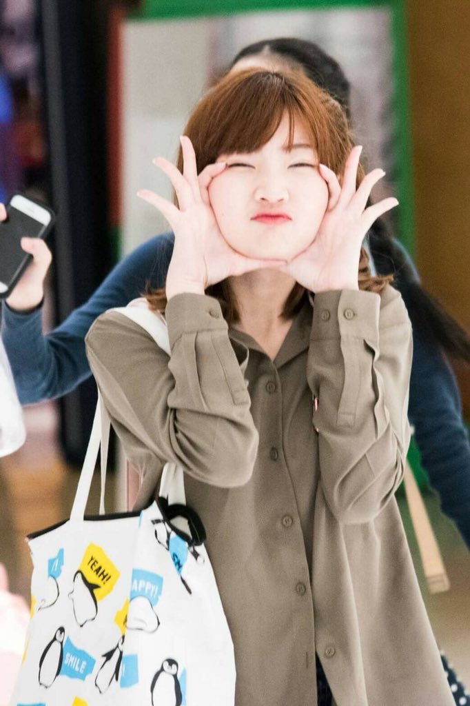 ForeverKaooat's tweet photo. เฮือกกก 😍😍     #KaimookBNK48 #BNK https://t.co/4PQCe3CO8x