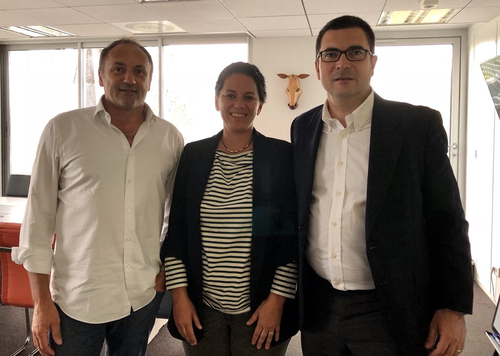 pablooliete's tweet photo. Interesante día de trabajo en @sigfox #Toulouse 🇫🇷 Me vuelvo encantado de ver como el ecosistema SIGFOX cada día es más amplio y los desarrollos de dispositivos con los que colaboro tienen mucho sentido. Hoy con su CEO @kernelKing y la Country Manager 🇪🇸 @rebecrowe https://t.co/n8kZEOkRxE