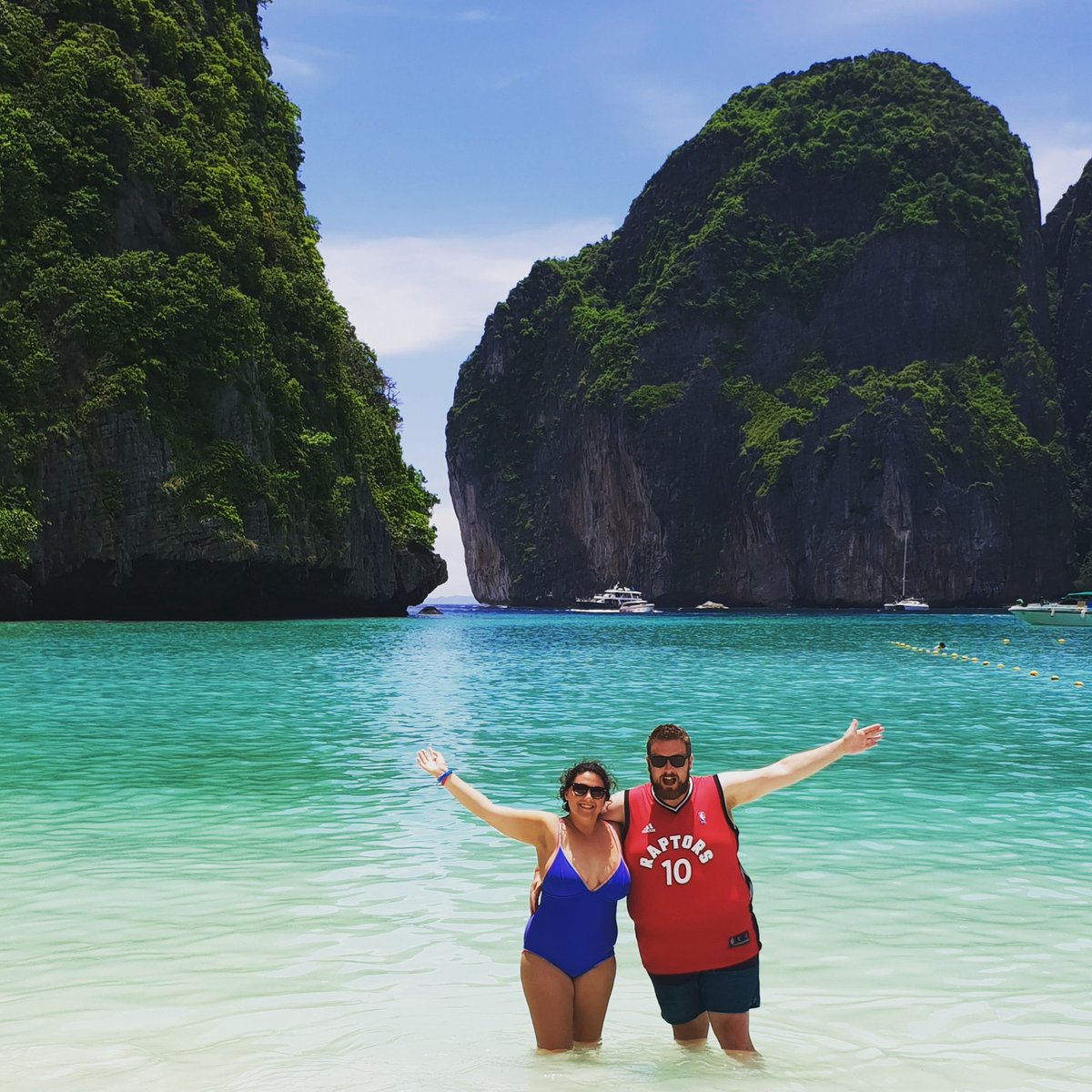 benwaterworth62's tweet photo. 🎶I'm moving, I'm coming 
Can you hear what I hear 
It's calling you, my dear 
Out of reach (Take me to my beach)🎶 #PhiPhiIslands #KohPhiPhi #Thailand #Phuket #RelationshipGoals #TheBeach #Holiday #Travel #Wanderlust #Paradise #BU9 #Thailand @AllSaintsOffic @LeoDiCaprio https://t.co/jDV7wXDMUh