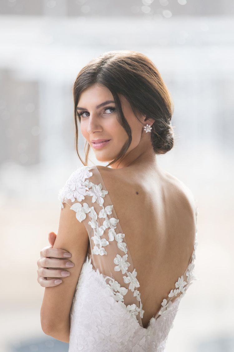 DestWedDetails's tweet photo. Who's counting down the days for the #RoyalWedding this weekend!? We're getting excited with this breathtaking Royal #Wedding Inspiration shoot. Details up on the blog today!
https://t.co/6KPEfGBlYM https://t.co/h4IModREg2