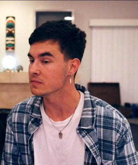 sparkleshor's tweet photo. @KianLawley but like... https://t.co/ogg5F5zbJX