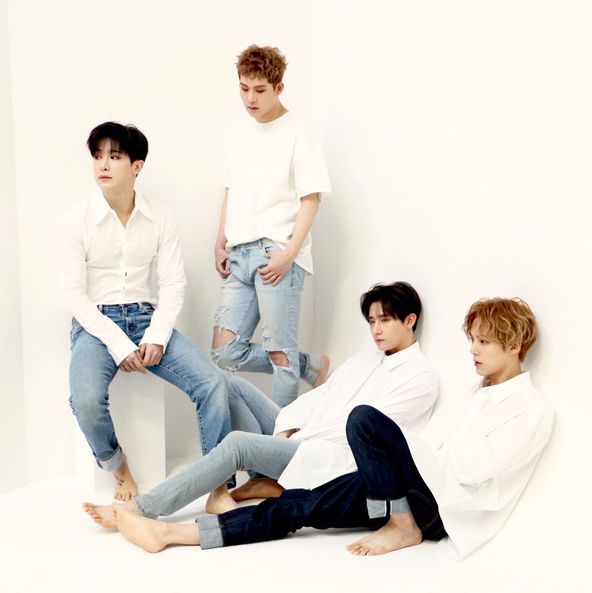 MonbebeBrasil_'s tweet photo. Trad.: 140518 @OfficialMonstaX 
[#MONSTA_X]
180514 #MonstaX 3º Aniversario
#THANKU_514 com '#Monbebe'
#MonstaX Fotos Bastidores 
Versão Twitter. Publicação 05 ✔

#MONSTAX
#THE_CONNET #더커넥트

#MonX3AnosDeIdade
#MonstaX3rdAniversarip
#3YearsWithMonstaX https://t.co/cYlFNvlv7K