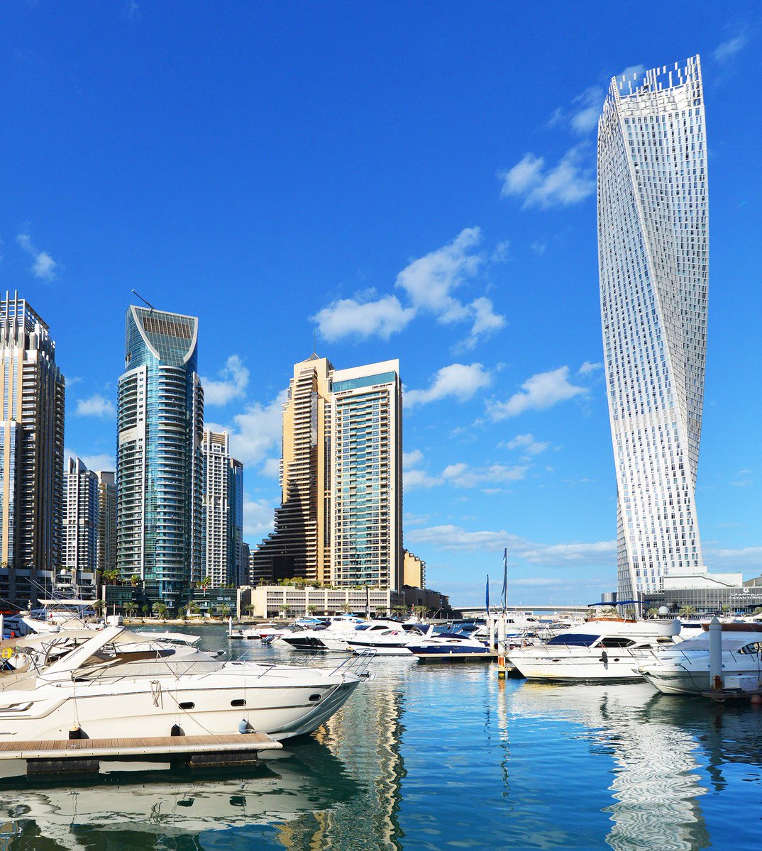 PalmaHolding's tweet photo. IMAGINATION BY DESIGN
Your new home in the heart of Dubai, in a tower that twists upward against the marina, the sea and the sky. #InfinityCayanTower

#PalmaProjects #Palma #CayanTower #DubaiRealEstate #DubaiProperties #DubaiProperty #TwistedTower #InfinityCayan #DubaiMarina https://t.co/PMZGLhWDak