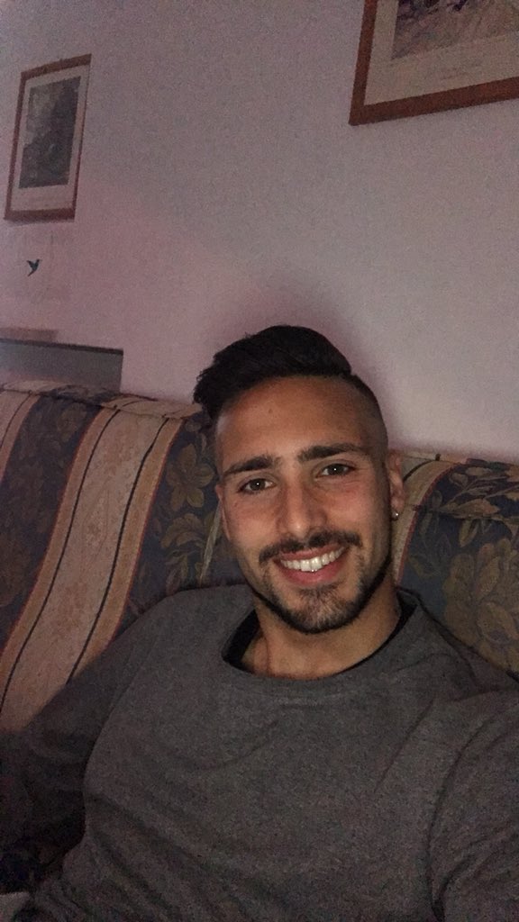 10rovo's tweet photo. Smile 😁 https://t.co/iHtjay9leA