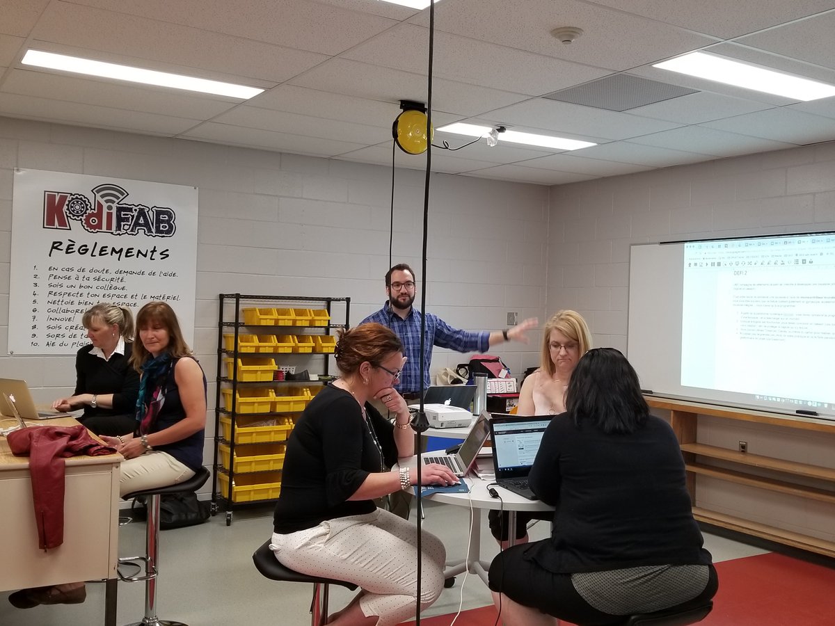 MCharbonneau75's tweet photo. On développe nos compétences globales et notre créativité ce matin #KodiFAB @ESCRHawkesbury #CSDCEO21 Merci @CharleboisJoel pour ces défis si créatifs @tinkercad https://t.co/TLtobpgn87