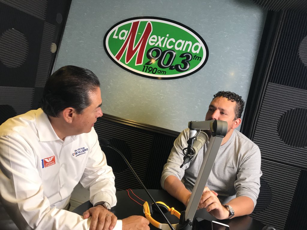 CaballeroSolano's tweet photo. #EnVivo | Feliz de estar en “El Desmorning del Tiburón” en La Mexicana 90.3 FM. https://t.co/VpbM3X2ea4