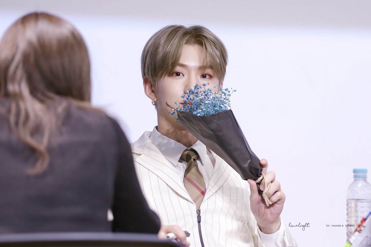 ๋ผ์๋ผ์๐ tweet media