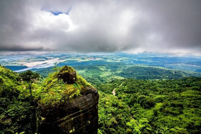 flights2indiauk's tweet photo. If you are one among the many that come from a place that is hot most of the months in a year, you are sure to love your visit to Cherrapunji even if it is for a few days.

#Cherrapunji #Meghalaya #NorthEast #Explore #Travel #HilStation #Rainfall #Nature #Mountains https://t.co/wozxoTqeHD