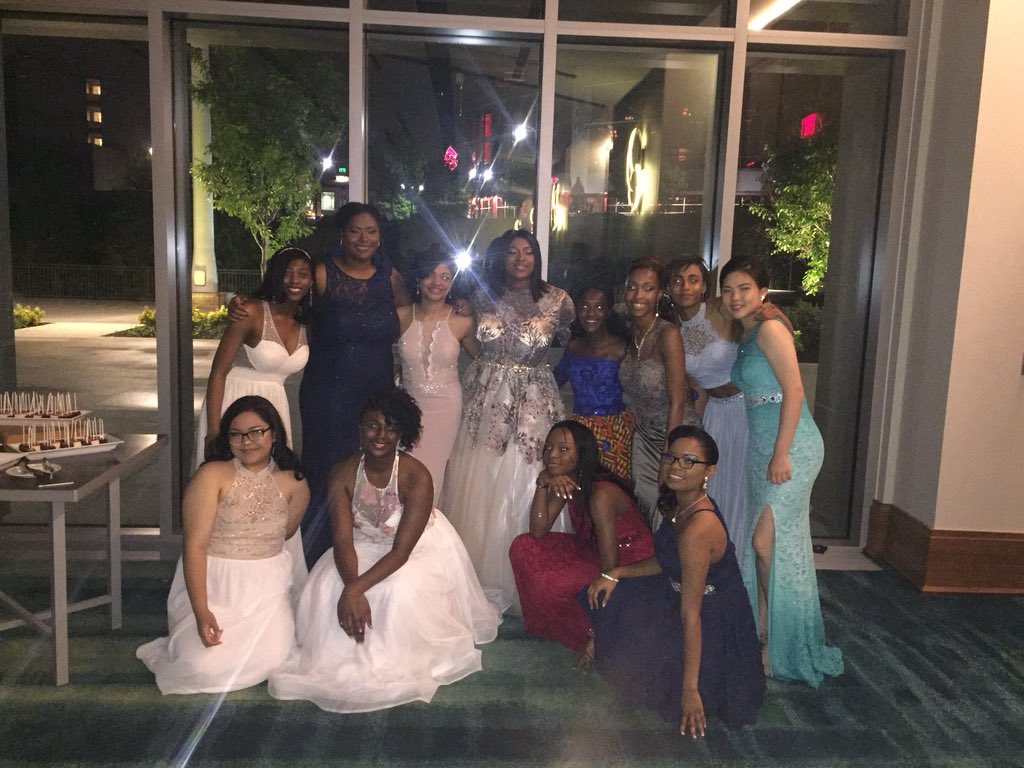 _dumpsterf1re_'s tweet photo. Had such a great time at prom with my beautiful friends😍😆😍
#OxonProm2k18 #OHHSProm2k18 https://t.co/O45ks2wyFw