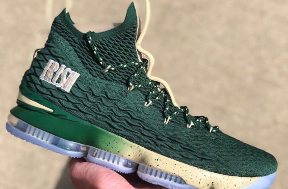 kicksonfire's tweet image. Check Out The Nike LeBron 15 SVSM Home And Away PE Colorways - bit.ly/2wF1E3Q