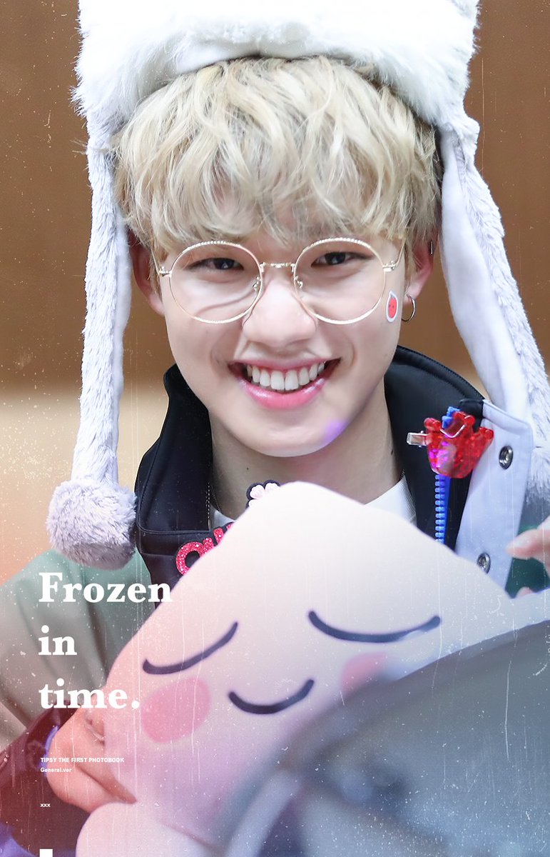 limyoungmin_net's tweet photo. TIPSY THE 1ST PHOTOBOOK ' Frozen in time. ' 
Photobook Preview#2

➖
General.ver 
프로듀서 101때 부터 데뷔후 지금까지 사진 포함되었습니다.  

📌 #MXM #임영민 #Frozen_in_time https://t.co/s8AgFQjgj3