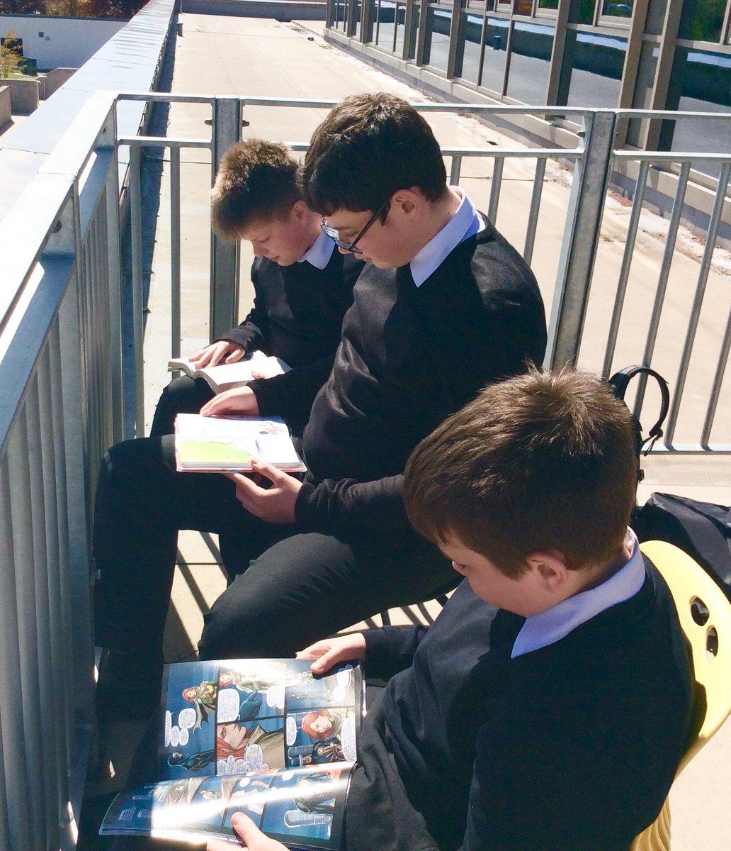 BrechinHighLib's tweet photo. Chilled S1 English students, taking advantage of the gorgeous weather ☀️ by having their #quietreadingtime out on the library balcony. Awww, so relaxing. All that’s missing is a lovely cup of tea! ☕️ #ReadingForPleasure #DailyFive #ThisIsBrechin https://t.co/uyftijgWb2