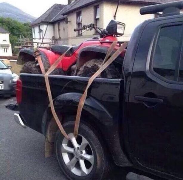 Un membre de <a href="/Cs_SanEsteban/">Ciutadans (Cs) Sant Esteve de les Roures</a>, no direm noms, ha vingut a buscar un quad al taller. El te carregat a punt de marxar. Li dic alguna cosa o espero a veure què passa?