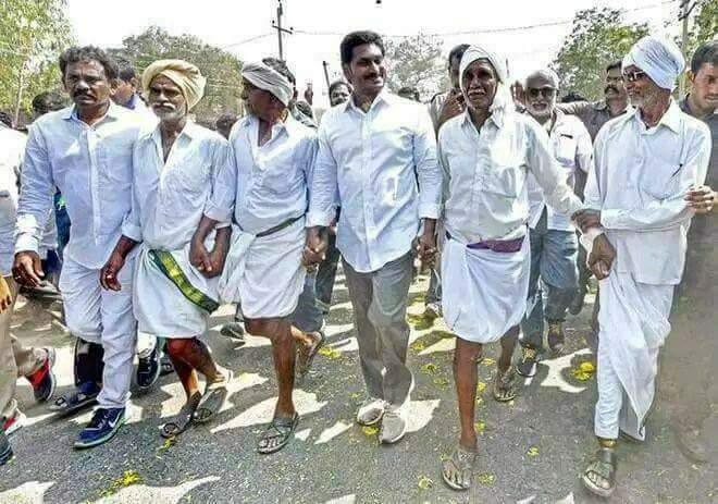 varun2c's tweet photo. His Kindness is our Madness!!!
#2000KmsOfYSJaganWinningHearts
@ysjagan completes #2000Kms of his #PrajaSankalpaYatra in #AndhraPradesh.
#APSpecialStatus
#YSRCPForAPSpecialStatus
#YSRCPMPsResign4APSCS
#YSRCPMPsFastforAPSCS
#APPolitics
#India https://t.co/vJ1AcaCCUP