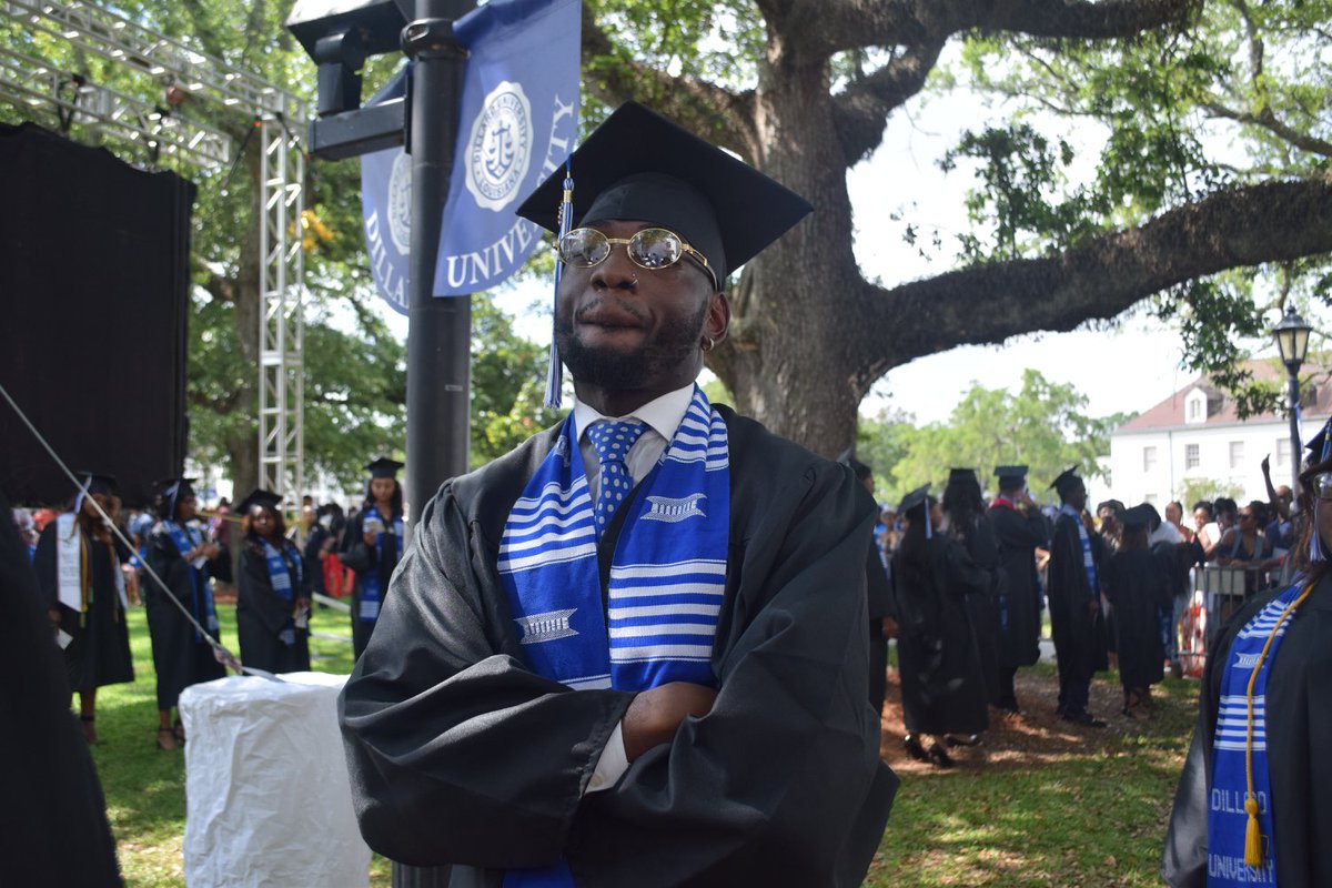 GeauxDU's tweet photo. #MyDU #DillardGrad18 #GeauxBleu https://t.co/SZuSDTsg2D