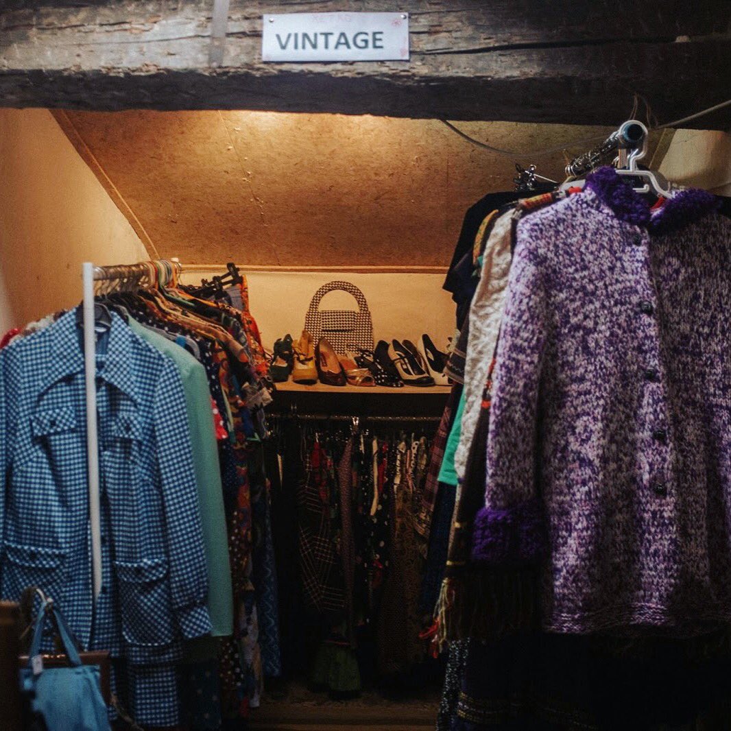 midinettes_cie's tweet photo. 🌥️ Si le temps n'est pas forcement aux longues promenades, il est idéal pour une session shopping.👗
➡️ ça tombe bien y'a un grand déstockage -50% au SHOW ROOM 16 Paraza jusqu'au 27 mai. https://t.co/2wTcYQiAON