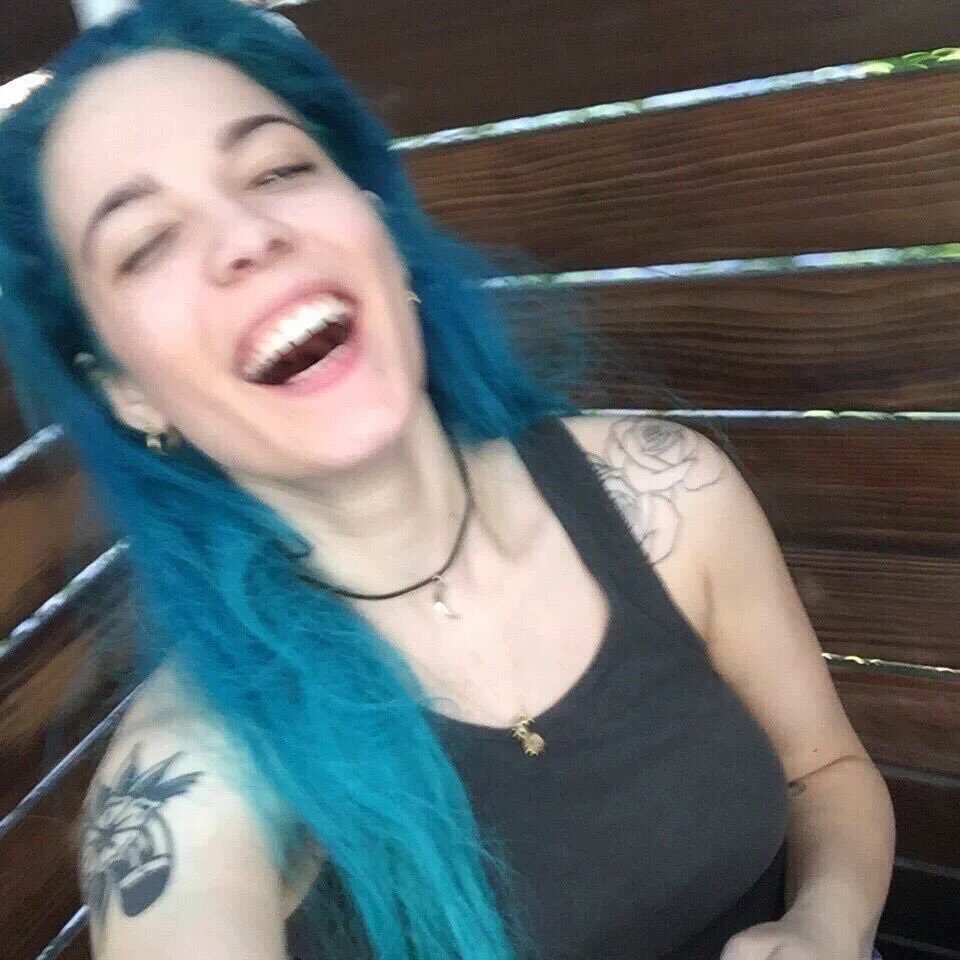 herbyswifey's tweet photo. @halsey Want to see her smiling like this?
VOTE
Retweet to vote
#HalseyBBMAs https://t.co/ownb29DLzh