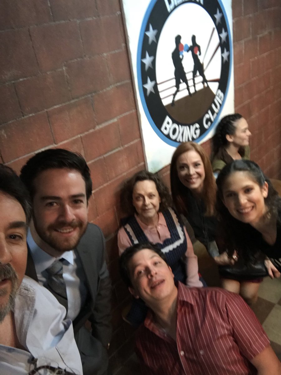 oscarb59's tweet photo. En el pesaje de #Ringo con @santigoal @EdsaRmz @ItzaSodi @mirezra @IsadoraGonz y aunque no volteó, @LuzRramos en el Delta Boxing Club https://t.co/fbkP4yxOSc