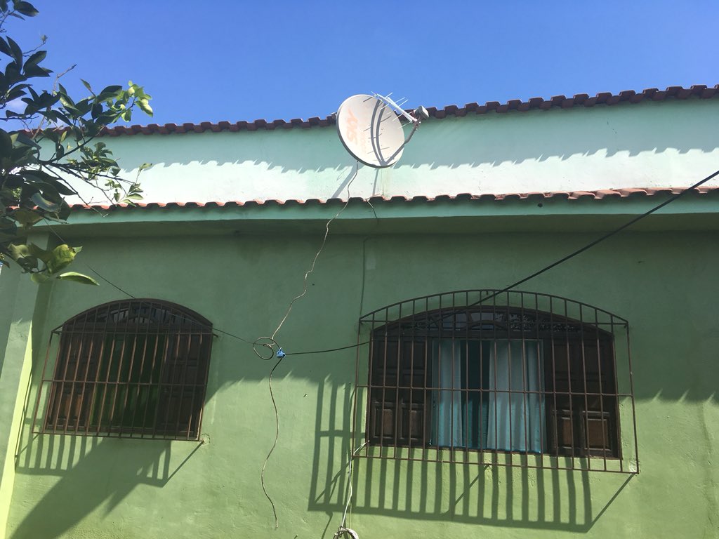ultrahostbr's tweet photo. Estou indo daqui a pouco, para o município vizinho para atender os clientes, etc..
Motivo: Ônibus arrancou minha fibra óptica https://t.co/7ZsuSGyitX