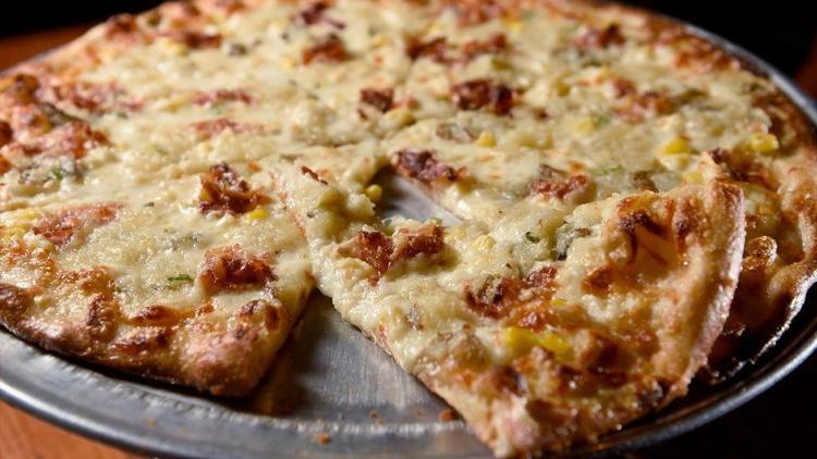 CTNOW (@gotoctnow) on Twitter photo .<a href="/LittleCityPizza/">Little City Pizza</a> has a new home in Avon, but its popular thin-crust pies haven't changed: trib.al/zmIVyOH .<a href="/LittleCityPizza/">Little City Pizza</a> has a new home in Avon, but its popular thin-crust pies haven't changed: trib.al/zmIVyOH